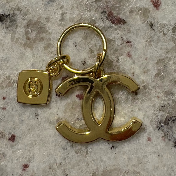 Authentic CHANEL CC Holiday Double Charm Pendant Bag charm Necklace Charm - Picture 4 of 16